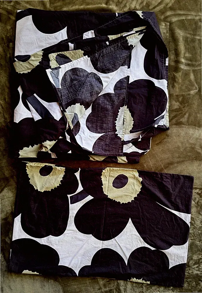 Marimekko “Pieni Unikko” black florals vintage queen duvet cover+pillow case