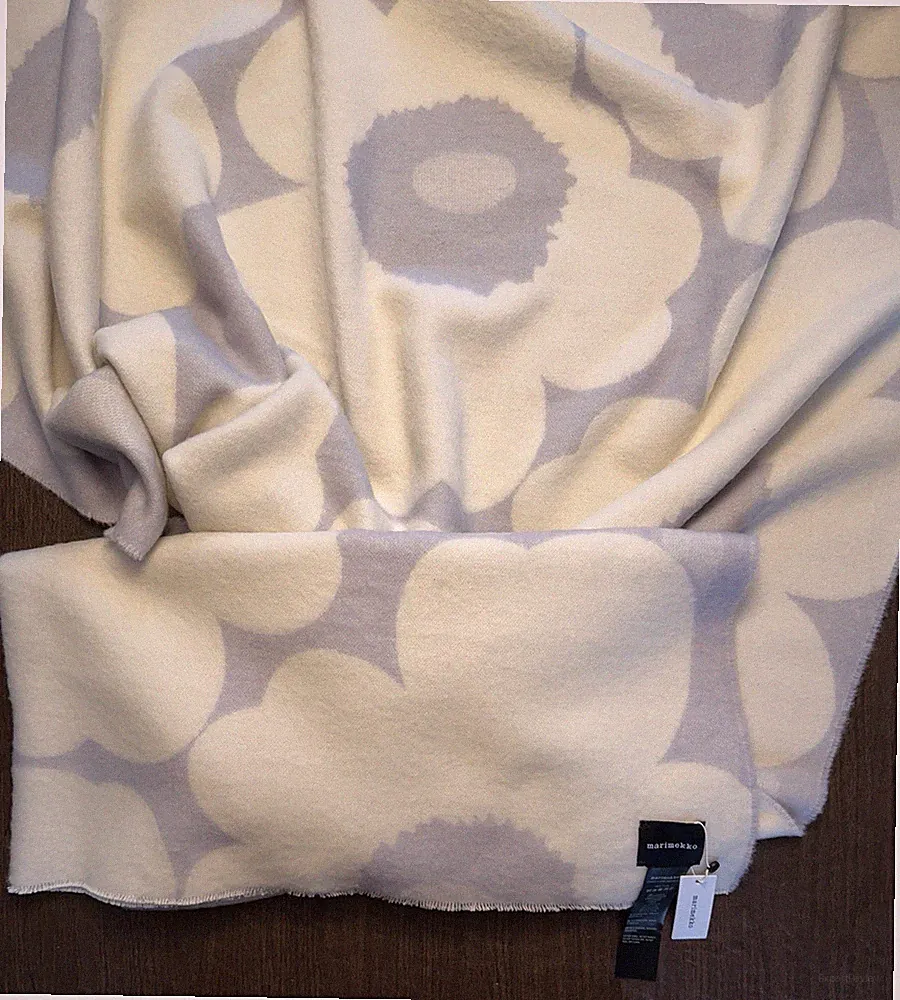 NWT! Marimekko Unikko Huopa Throw 130 x 180 cm - Lavender Floral & Off White